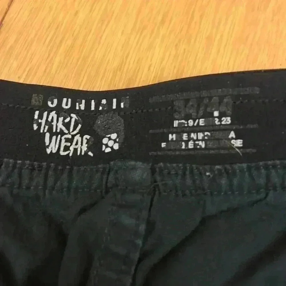 Black mountain hardware shorts - Picture 2 of 4